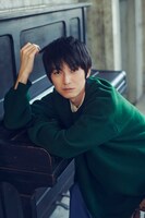 「30th Anniversary 本郷奏多カレンダー2021」楽天ブックス購入特典となるポストカードのイメージ。