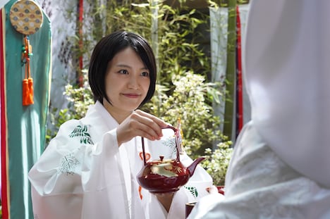 「妖怪シェアハウス」“最終怪”より、巫女役のmiwa。