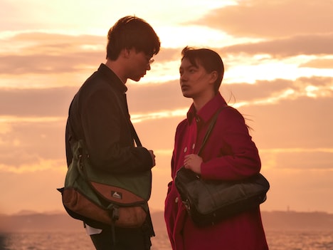 「ファンファーレが鳴り響く」