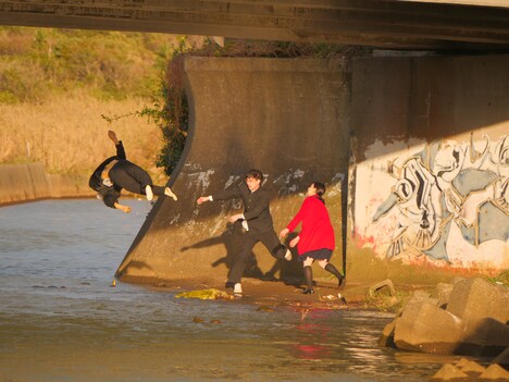 「ファンファーレが鳴り響く」新場面写真