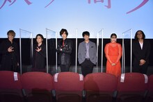 「妖怪人間ベラ」上映記念舞台挨拶の様子。左からSHINPEI、AKIHIDE、DAIGO、森崎ウィン、emma、英勉。