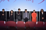 「妖怪人間ベラ」上映記念舞台挨拶の様子。左からSHINPEI、AKIHIDE、DAIGO、森崎ウィン、emma、英勉。