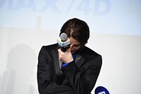 クイズに苦戦する磯村勇斗。