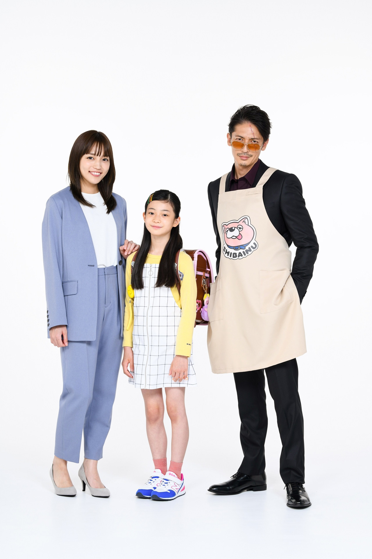 左から川口春奈演じる美久、白鳥玉季演じる向日葵、玉木宏演じる龍。