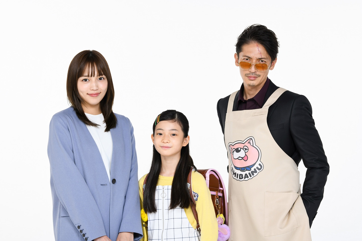 左から川口春奈演じる美久、白鳥玉季演じる向日葵、玉木宏演じる龍。