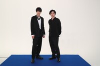 左から福士蒼汰、安藤政信。