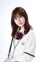 谷田純役の福本莉子。