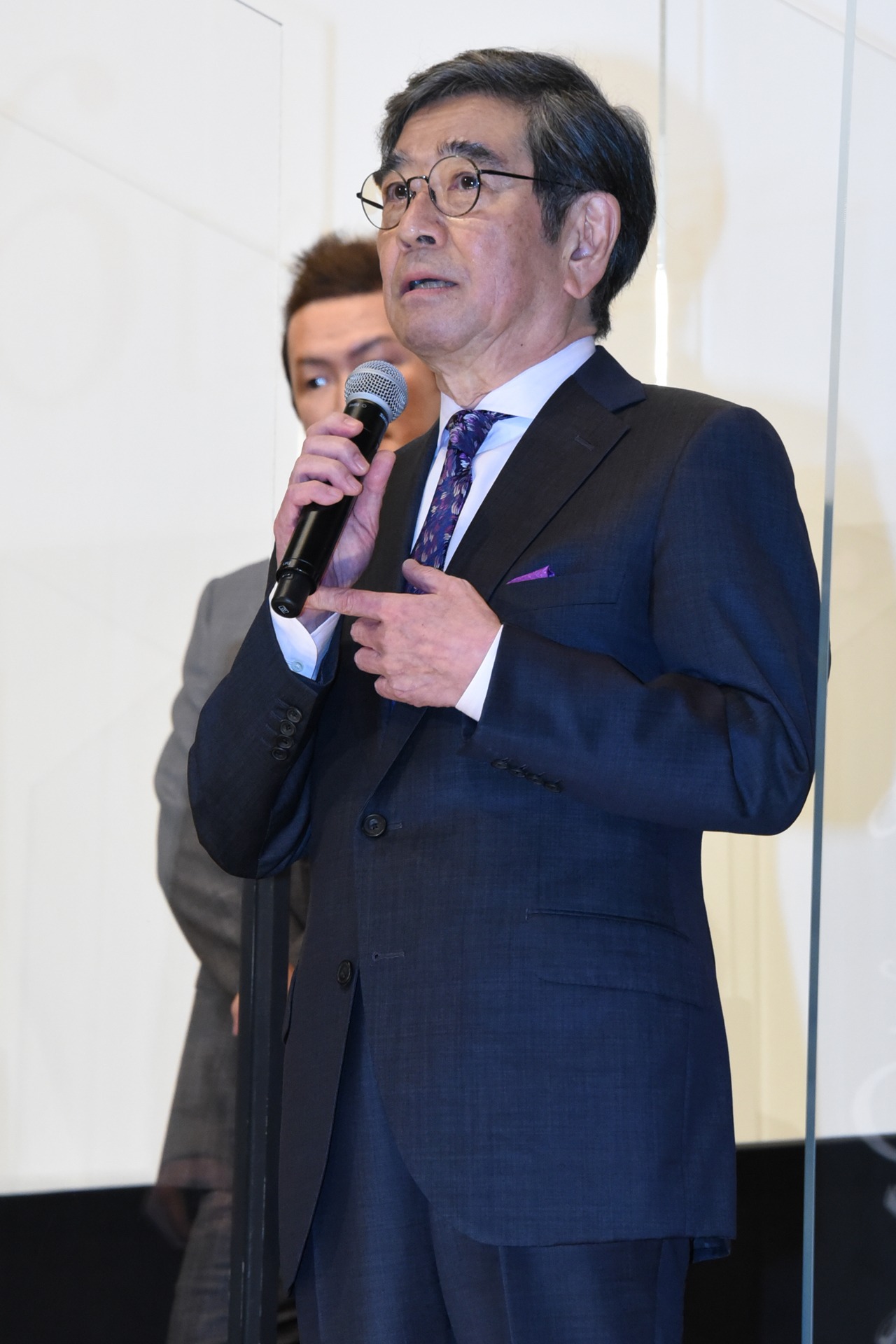 石坂浩二