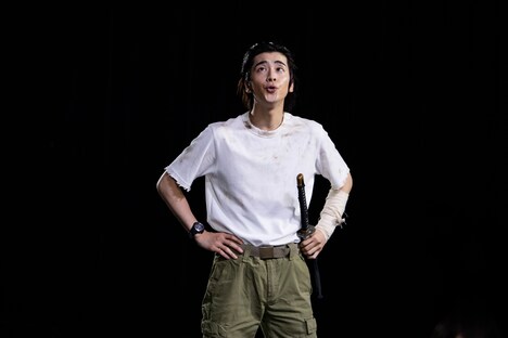 イイジマヒロキ役の飯島寛騎。