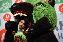 メロン熊に噛まれる山田裕貴。