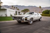 ピエール・カルダンがライセンス展開した車。