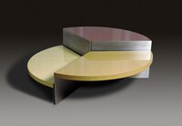 ピエール・カルダンがライセンス展開した机。