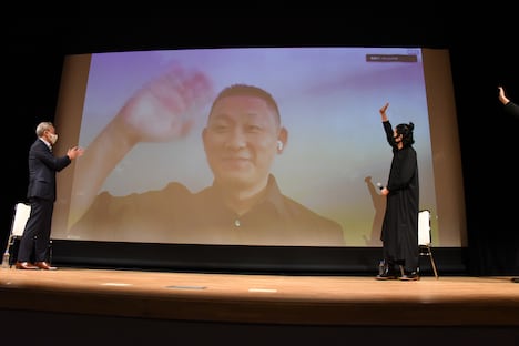 オンラインで参加したポンフェイ。