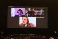 「マーティン・エデン」初日オンライン舞台挨拶の様子。