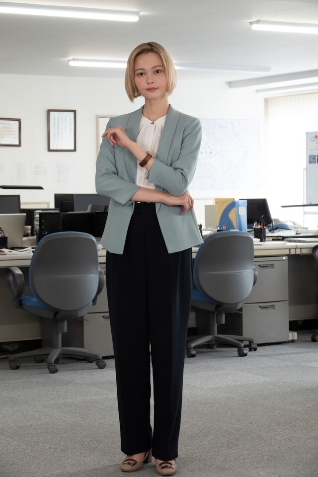 玉城ティナ演じる九路五月。