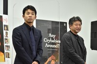 左から仲野太賀、是枝裕和。