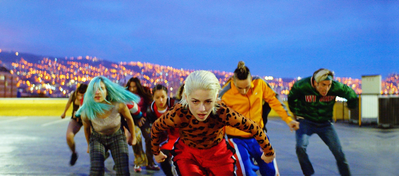 パブロ・ララインが自らディレクション、「エマ、愛の罠」ダンスシーン満載のMV