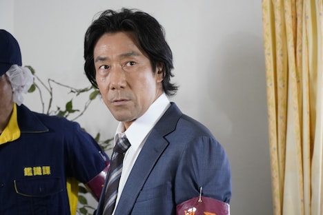 「横山秀夫サスペンス モノクロームの反転」より、岸谷五朗演じる村瀬恭一。