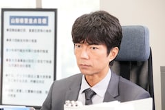 ドラマ 沈黙のアリバイ 笑わない男 役の仲村トオル 歯をくいしばって演じた 写真13枚 映画ナタリー