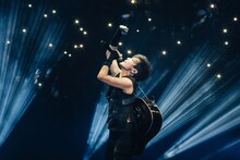 「デニス・ホー：ビカミング・ザ・ソング」