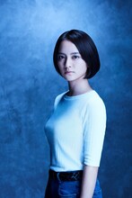 岡田結実演じる星野奈々美。