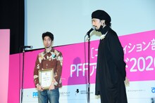 左から寺西涼、齊藤工。