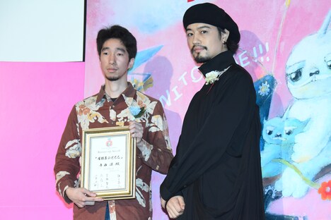 左から寺西涼、齊藤工。