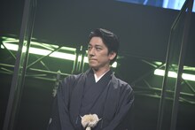 審査員の和泉元彌。