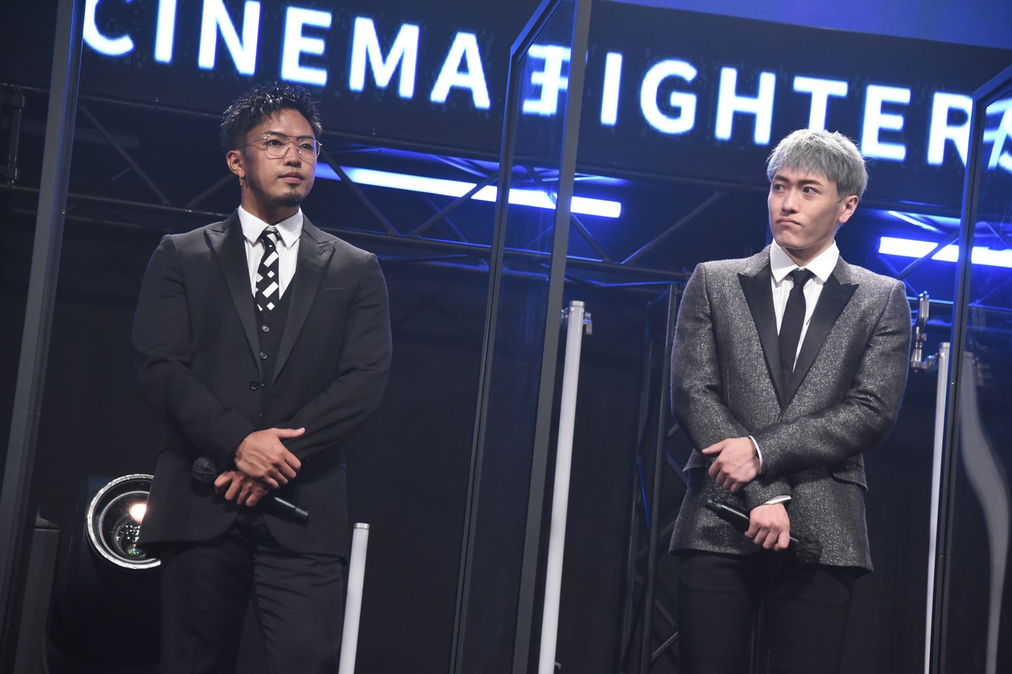 左から数原龍友、中務裕太。