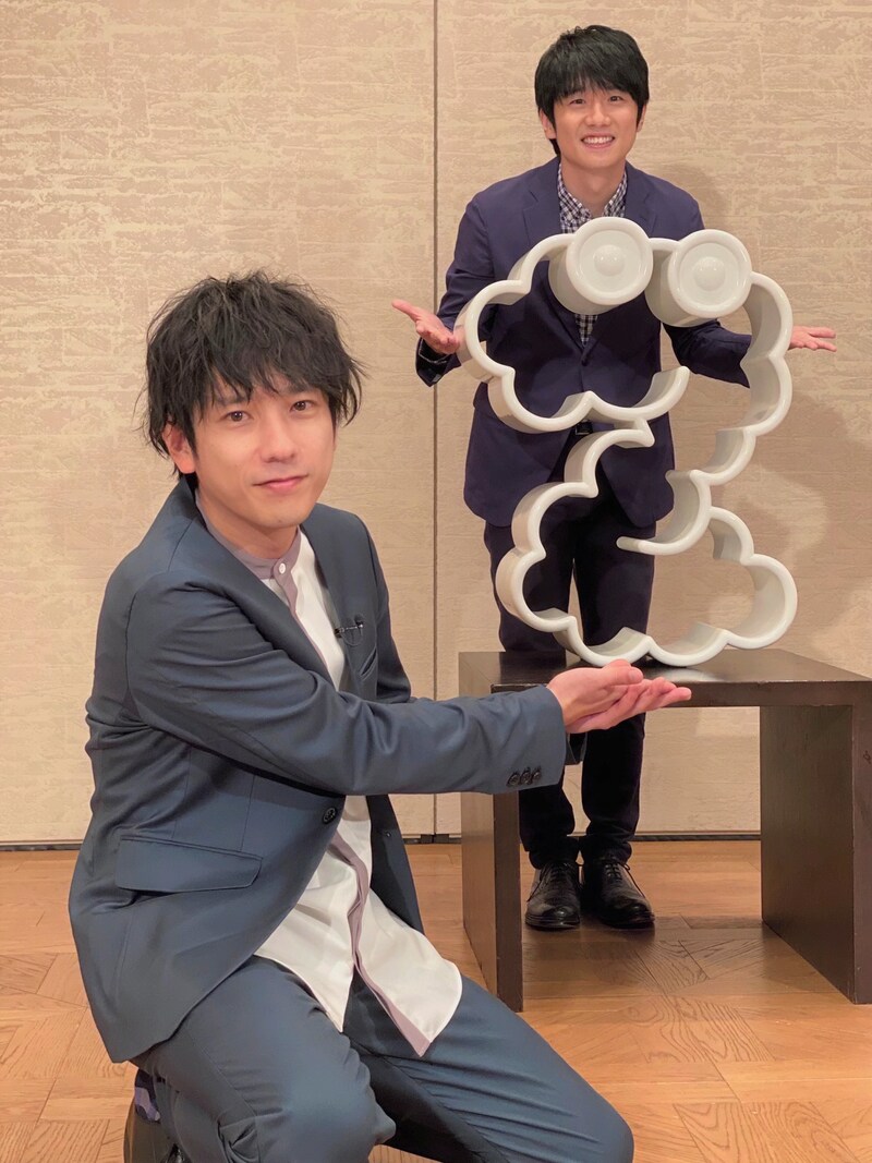 左から二宮和也、風間俊介。