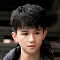 チー・ペイシン演じるタン・リン。