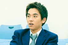 若林時英演じる田辺章雄。