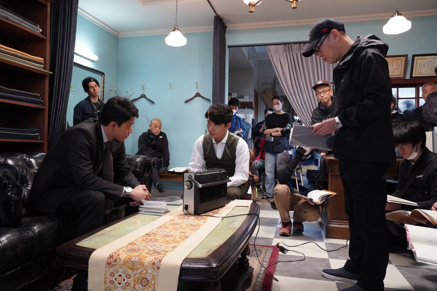 映画「罪の声」のメイキング写真。(c)2020 映画「罪の声」製作委員会