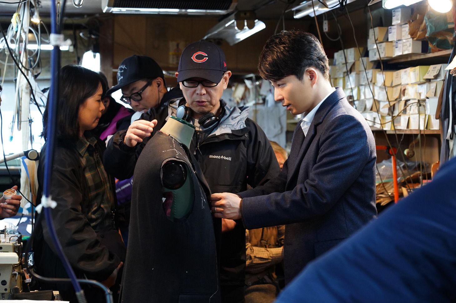 映画「罪の声」のメイキング写真。(c)2020 映画「罪の声」製作委員会
