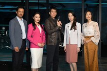 ドラマ「24 JAPAN」製作発表記者会見の様子。左から池内博之、仲間由紀恵、唐沢寿明、栗山千明、木村多江。