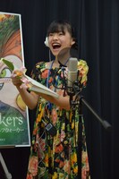 アフレコ中の池下リリコ。