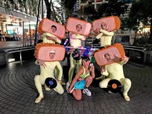 後列左から前原滉、北村匠海、栗原類。前列左から浅香航大、フワちゃん、加藤諒。