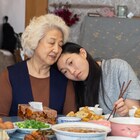 嘘をつくの?オークワフィナ演じた孫娘が問いかける「フェアウェル」本編映像