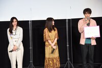 左から伶、橋本環奈、佐藤大樹。