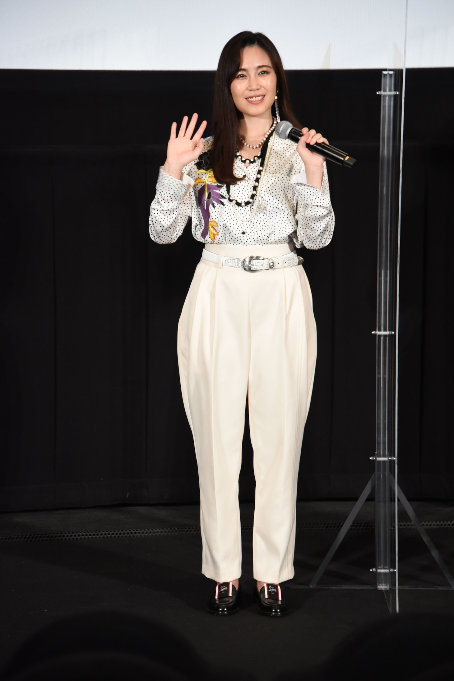 伶