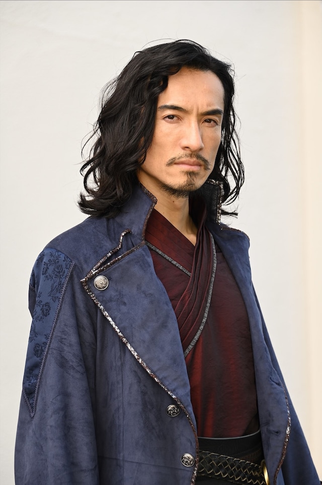 唐橋充演じる富加宮隼人 / 仮面ライダーカリバー。