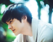 「林遣都 作品集 THREE TALES」より。