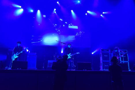 [Alexandros]によるパフォーマンスの様子。