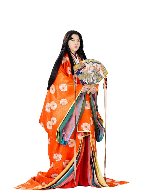 三吉彩花演じる弘徽殿女御。