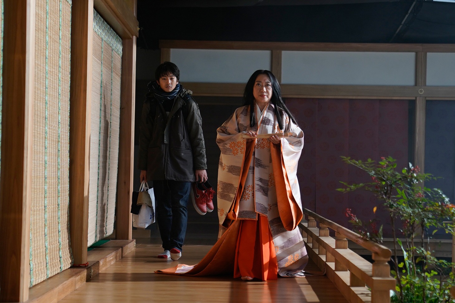 「十二単衣を着た悪魔」
