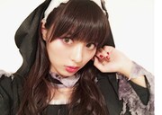 「内田理央10周年企画スマホの中身展『半目と開眼』」展示写真