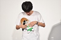 大倉忠義のぬいぐるみのパンツがずり落ち、焦る成田凌。