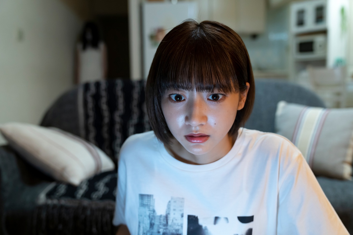 映画「真･鮫島事件」より、主人公・佐々木菜奈を演じる武田玲奈。(c)2020「真・鮫島事件」製作委員会