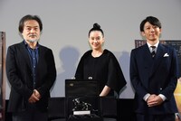 「スパイの妻」Q＆A生配信イベントの様子。左から黒沢清、蒼井優、高橋一生。