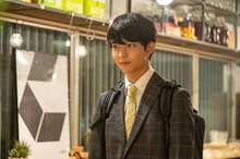 椿竜也役の鈴木仁。